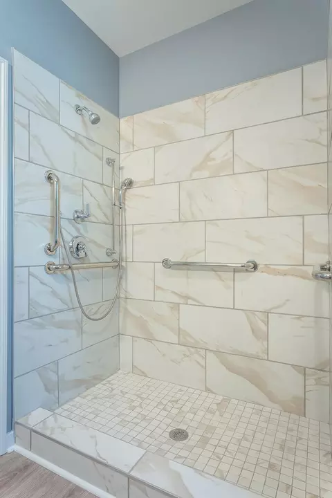 Bath - 509 SE 7th St, Carrabelle, FL 32322 photo 5 of 5
