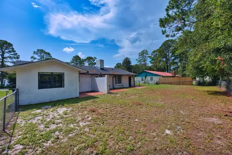 Exterior - 3077 Hwy 98 E, Lanark Village, FL 32323 photo 8 of 9