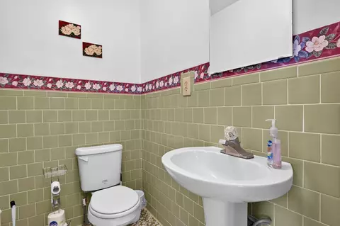 Bath - 3077 Hwy 98 E, Lanark Village, FL 32323 photo 1 of 3