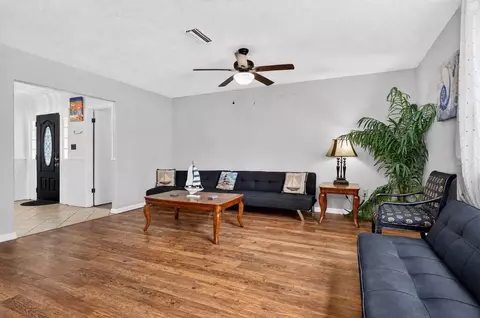 Living - 3077 Hwy 98 E, Lanark Village, FL 32323 photo 2 of 3