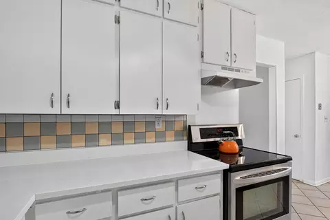 Kitchen - 3077 Hwy 98 E, Lanark Village, FL 32323 photo 3 of 4