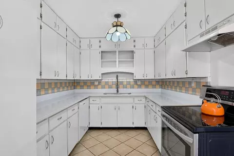 Kitchen - 3077 Hwy 98 E, Lanark Village, FL 32323 photo 4 of 4