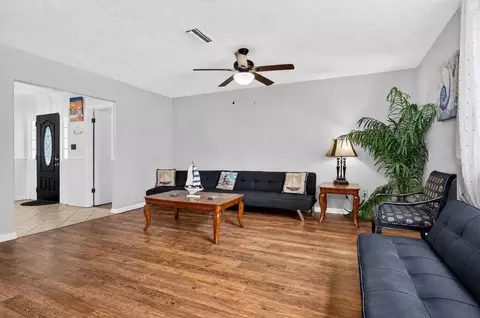 Living - 3077 Hwy 98 E, Lanark Village, FL 32323 photo 2 of 3