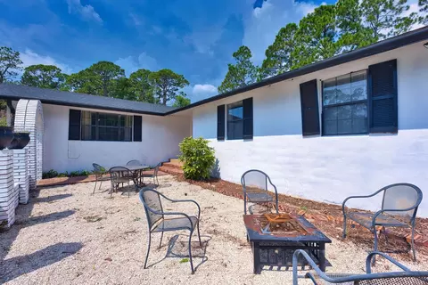 Exterior - 3077 Hwy 98 E, Lanark Village, FL 32323 photo 4 of 9