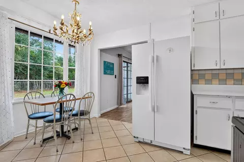 Dining - 3077 Hwy 98 E, Lanark Village, FL 32323 photo 4 of 4