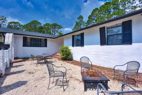 Exterior - 3077 Hwy 98 E, Lanark Village, FL 32323 photo 4 of 11