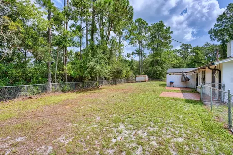 Exterior - 3077 Hwy 98 E, Lanark Village, FL 32323 photo 5 of 9
