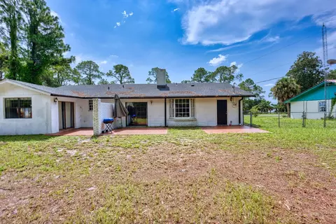Exterior - 3077 Hwy 98 E, Lanark Village, FL 32323 photo 7 of 9