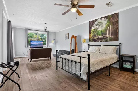 Bedroom - 3077 Hwy 98 E, Lanark Village, FL 32323 photo 7 of 11