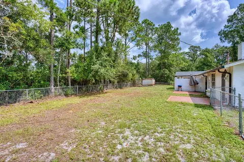 Exterior - 3077 Hwy 98 E, Lanark Village, FL 32323 photo 5 of 11