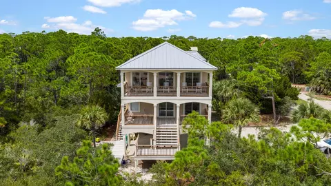 2156 Seahorse Ln, Saint George Island, FL 32328