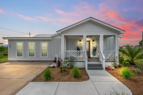 209 7th St, Mexico Beach, FL 32456