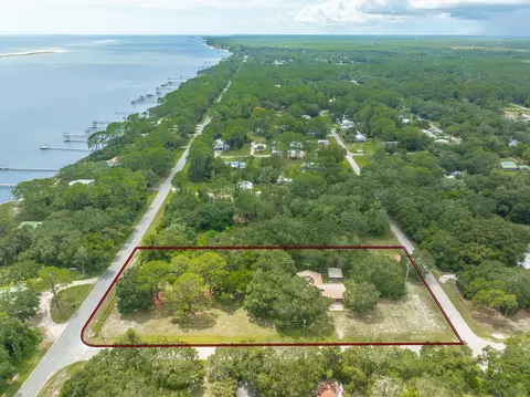 View/Area - 112 Hinton St, Carrabelle, FL 32322 photo 3 of 4