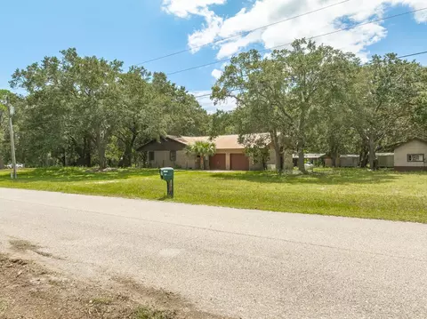 Exterior - 112 Hinton St, Carrabelle, FL 32322 photo 3 of 14
