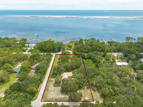 View/Area - 112 Hinton St, Carrabelle, FL 32322 photo 2 of 4