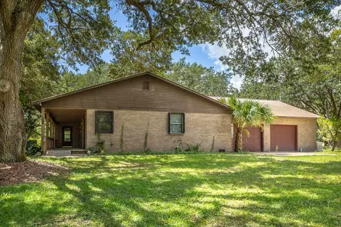 Exterior - 112 Hinton St, Carrabelle, FL 32322 photo 5 of 14