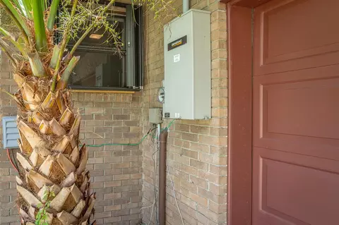 Exterior - 112 Hinton St, Carrabelle, FL 32322 photo 9 of 14