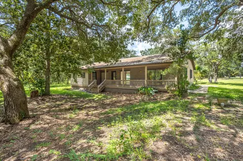 Exterior - 112 Hinton St, Carrabelle, FL 32322 photo 2 of 14