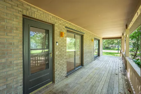 Exterior - 112 Hinton St, Carrabelle, FL 32322 photo 6 of 14