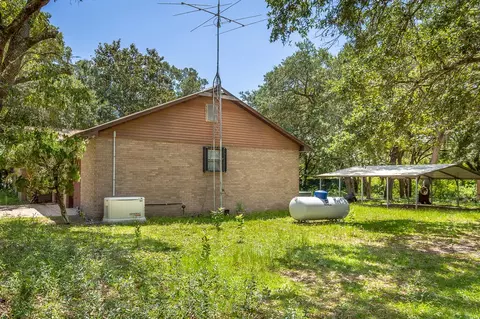 Exterior - 112 Hinton St, Carrabelle, FL 32322 photo 11 of 14