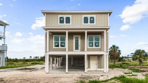 136 Canal Pkwy, Mexico Beach, FL 32456