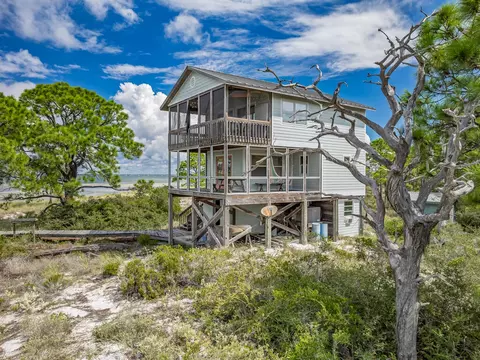 Exterior - 669 Bay Dr, Carrabelle, FL 32322 photo 9 of 14