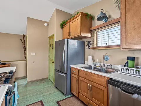 Kitchen - 669 Bay Dr, Carrabelle, FL 32322 photo 5 of 7