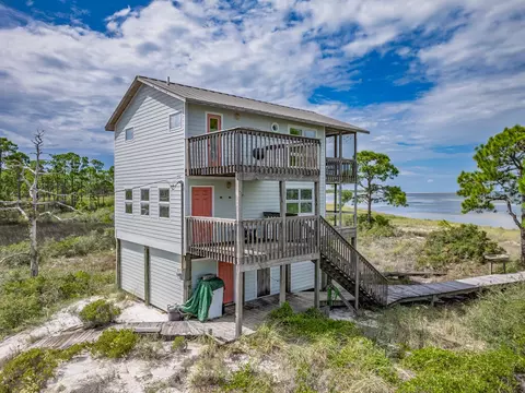 Exterior - 669 Bay Dr, Carrabelle, FL 32322 photo 11 of 14