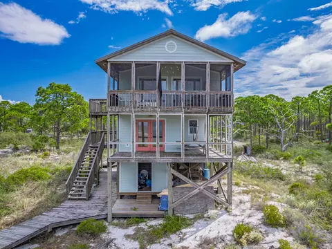 Exterior - 669 Bay Dr, Carrabelle, FL 32322 photo 12 of 14