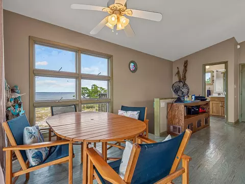 Dining - 669 Bay Dr, Carrabelle, FL 32322 photo 3 of 5