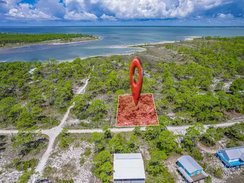 369 Lubbers Ln, Carrabelle, FL 32322 photo 8