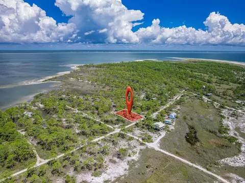369 Lubbers Ln, Carrabelle, FL 32322 photo 2