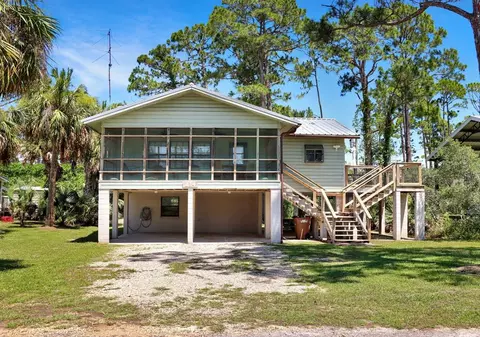 134 S Palm St, Port St. Joe, FL 32456