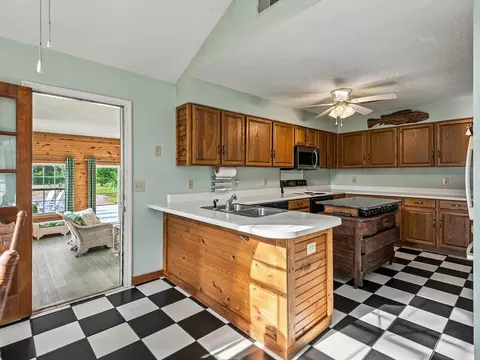Kitchen - 155 Putnal St, Carrabelle, FL 32322 photo 2 of 4