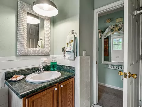 Bath - 155 Putnal St, Carrabelle, FL 32322 photo 2 of 5