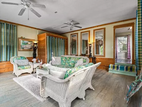 Living - 155 Putnal St, Carrabelle, FL 32322 photo 6 of 6