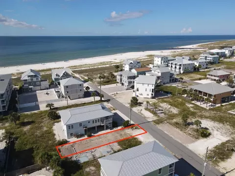 111 S 39th St, Mexico Beach, FL 32456