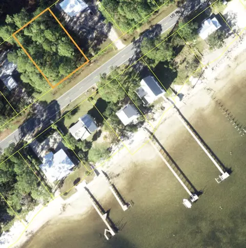 3033 Hwy 98 E, Lanark Village, FL 32322