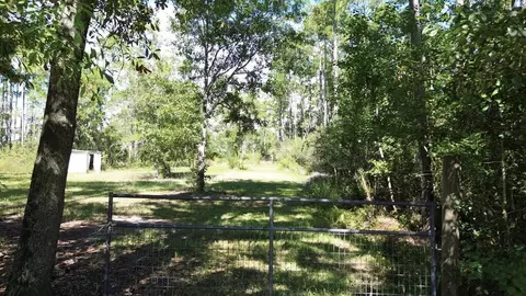 6795 Larimore St, Wewahitchka, FL 32465