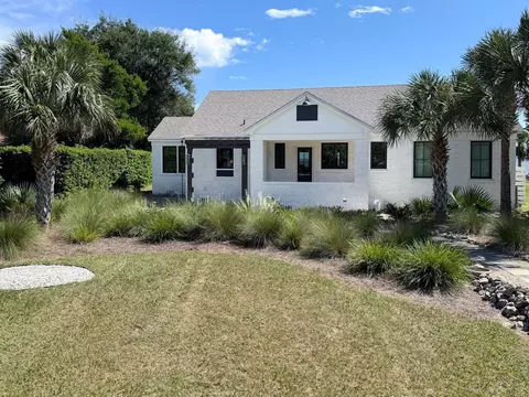 214 Ave C, Apalachicola, FL 32320