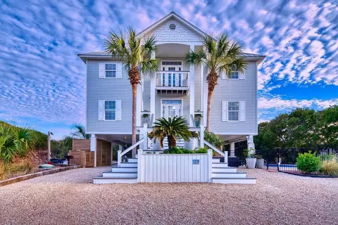 1532 Seaside Dr, Saint George Island, FL 32328