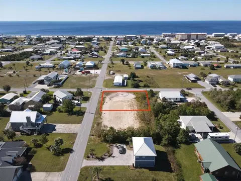 401 7th St, Mexico Beach, FL 32456