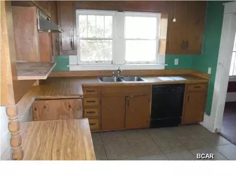 604 3rd St, Chipley, FL 32428 photo 2