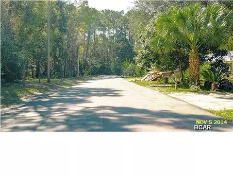 82 Live Oak St, Freeport, FL 32439 photo 8