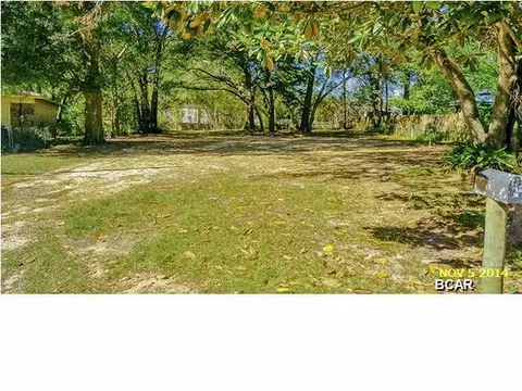 82 Live Oak St, Freeport, FL 32439 photo 3
