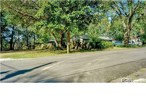 82 Live Oak St, Freeport, FL 32439 photo 6