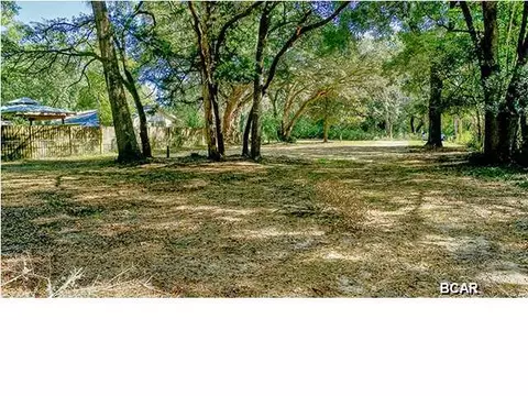 82 Live Oak St, Freeport, FL 32439 photo 1
