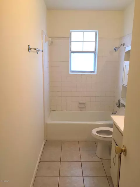 534 4th St, Chipley, FL 32428 photo 4