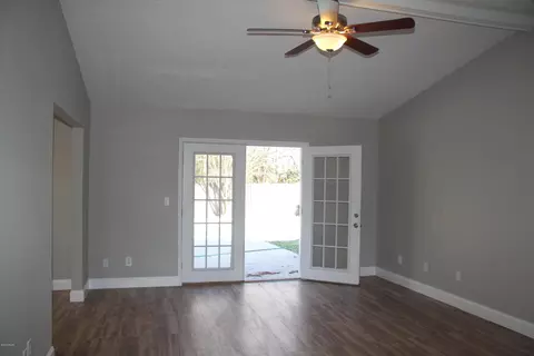 734 E Pine Forest Dr, Lynn Haven, FL 32444 photo 5