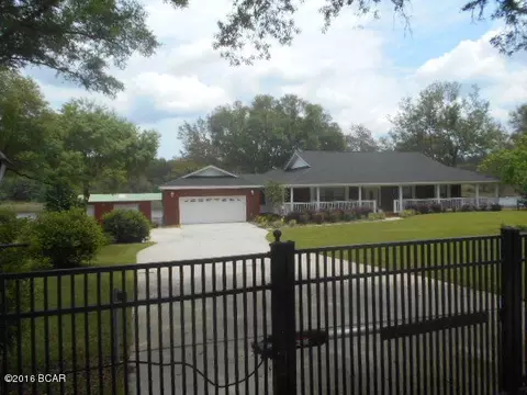 5202 Pine Ridge Dr, Chipley, FL 32428 photo 1